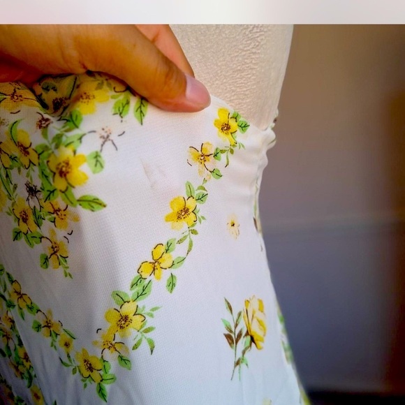Cute yellow white floral long maxi sleeveless dress size Medium - Picture 7 of 7
